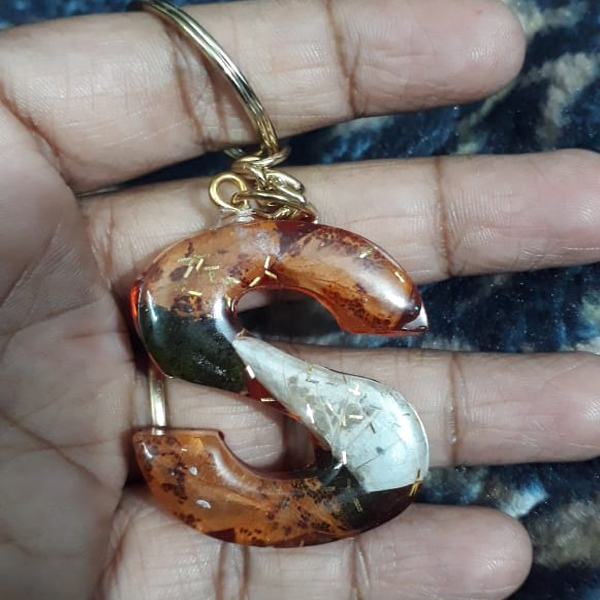 Resin Keychain Letter S Orange White